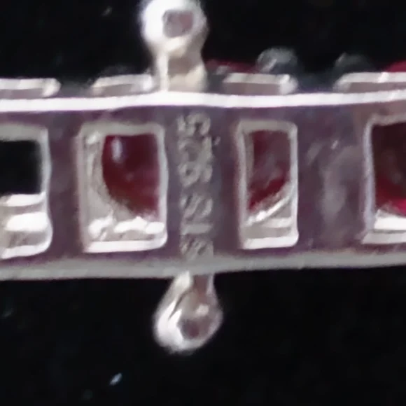 Genuine ruby tennis bracelet - Picture 8 of 15